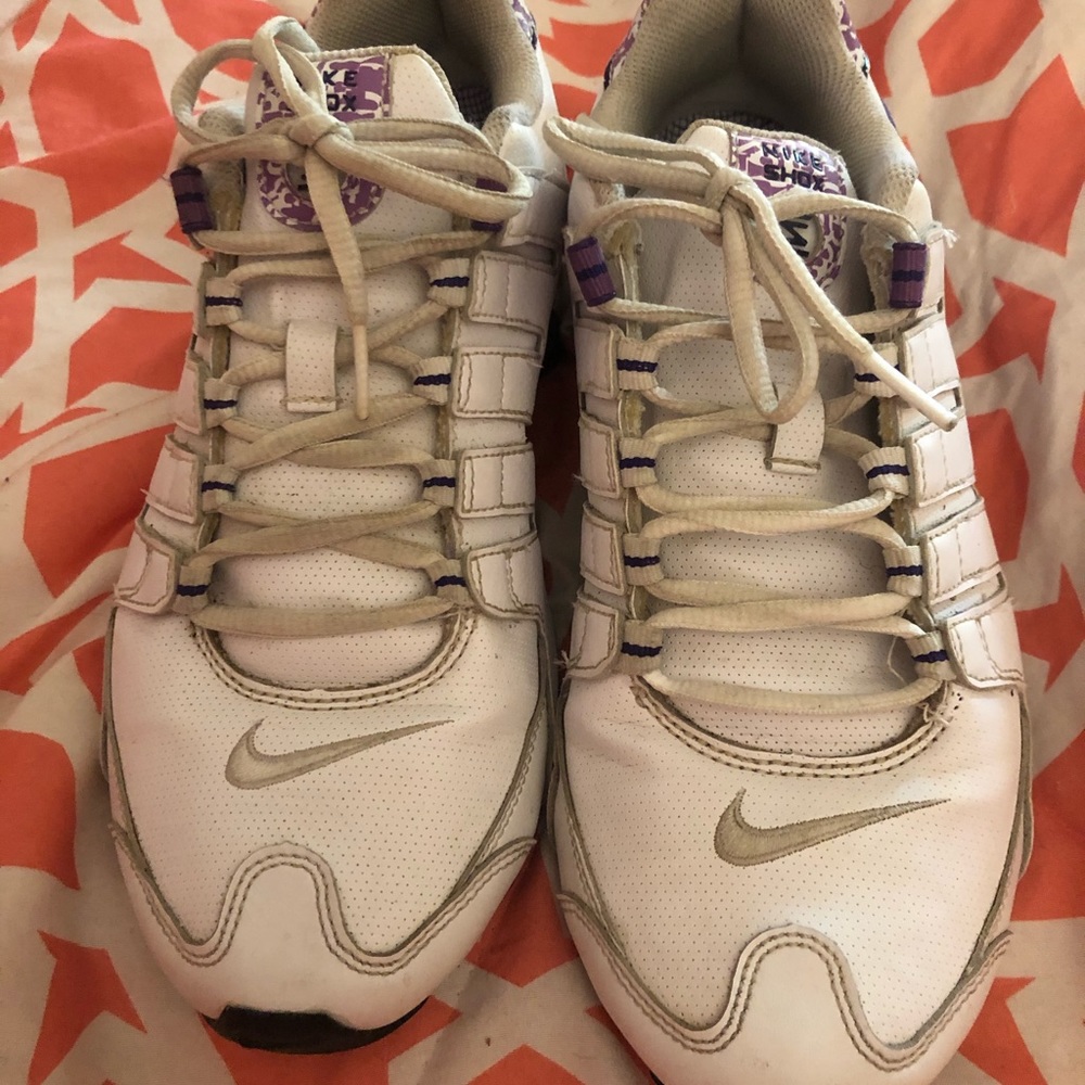 Shox - Picture 2 of 5